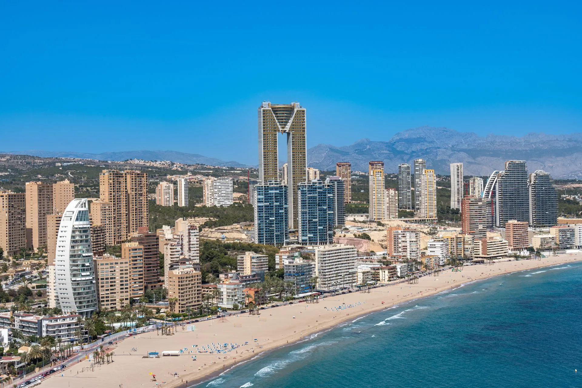 Skyline de rascacielos de Benidorm y la playa de Levante